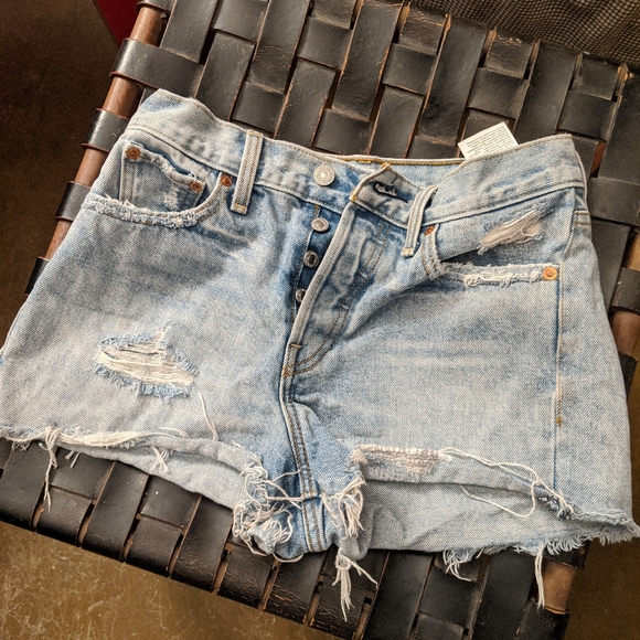 Levi's Pants - LEVIS WEDGIE FIT SHORTS SIZE 26